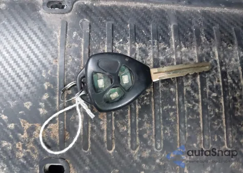 2013 Toyota Yaris Le from USA, damaged, VIN JTDKTUD35DD551387